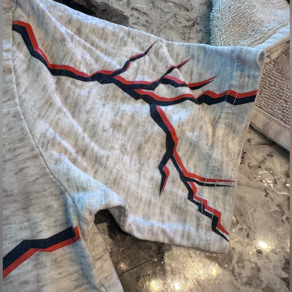 NFL BEARS Short Sleeve Lightening Graphic Tee Medium 10-12 - Picture 3 of 7